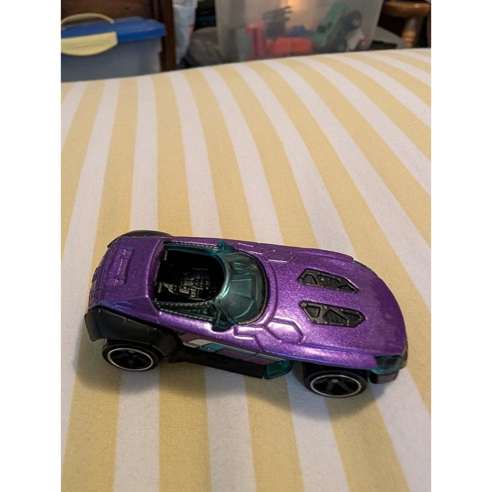 MBX Whiplash. PURPLE & Green plastic base. 2014 Matchbox Gift Box. BFP84. Loose.